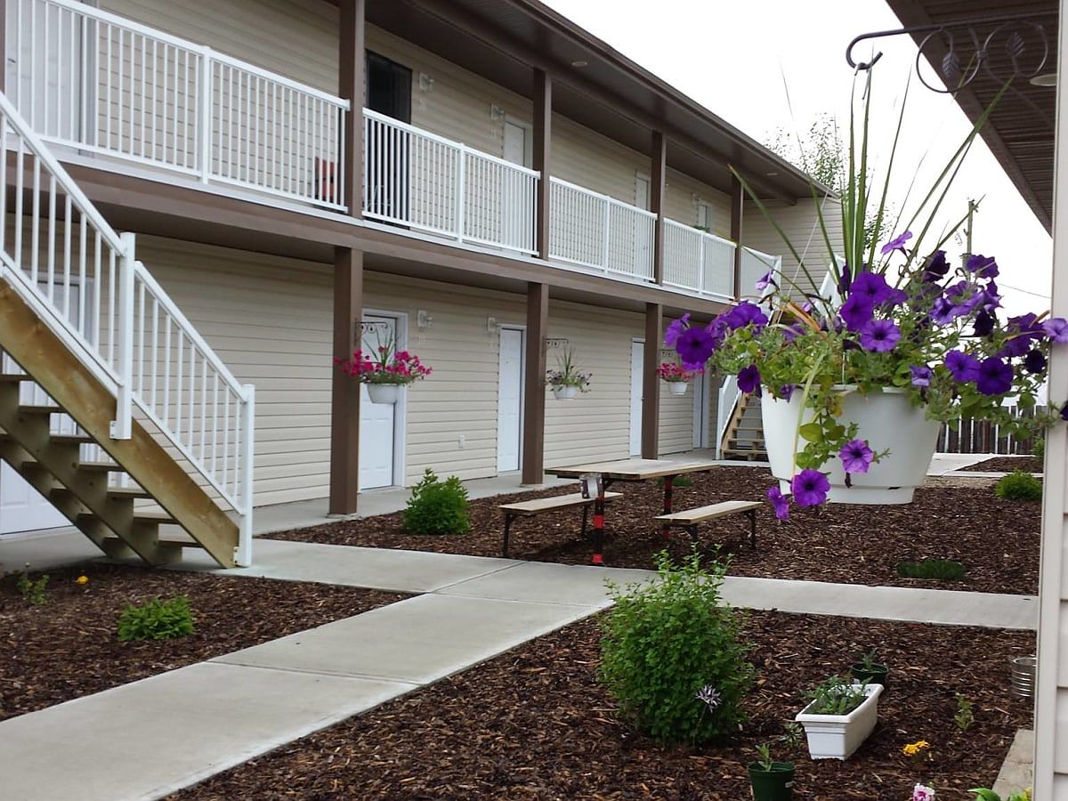 121 2nd Ave SE, Three Hills, AB T0M 2A0 Zillow