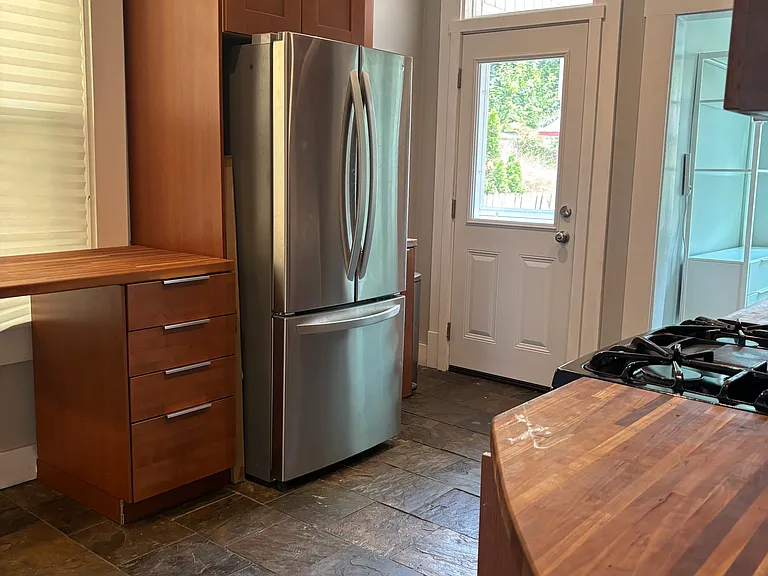 1022 Mellon St — Photo 10