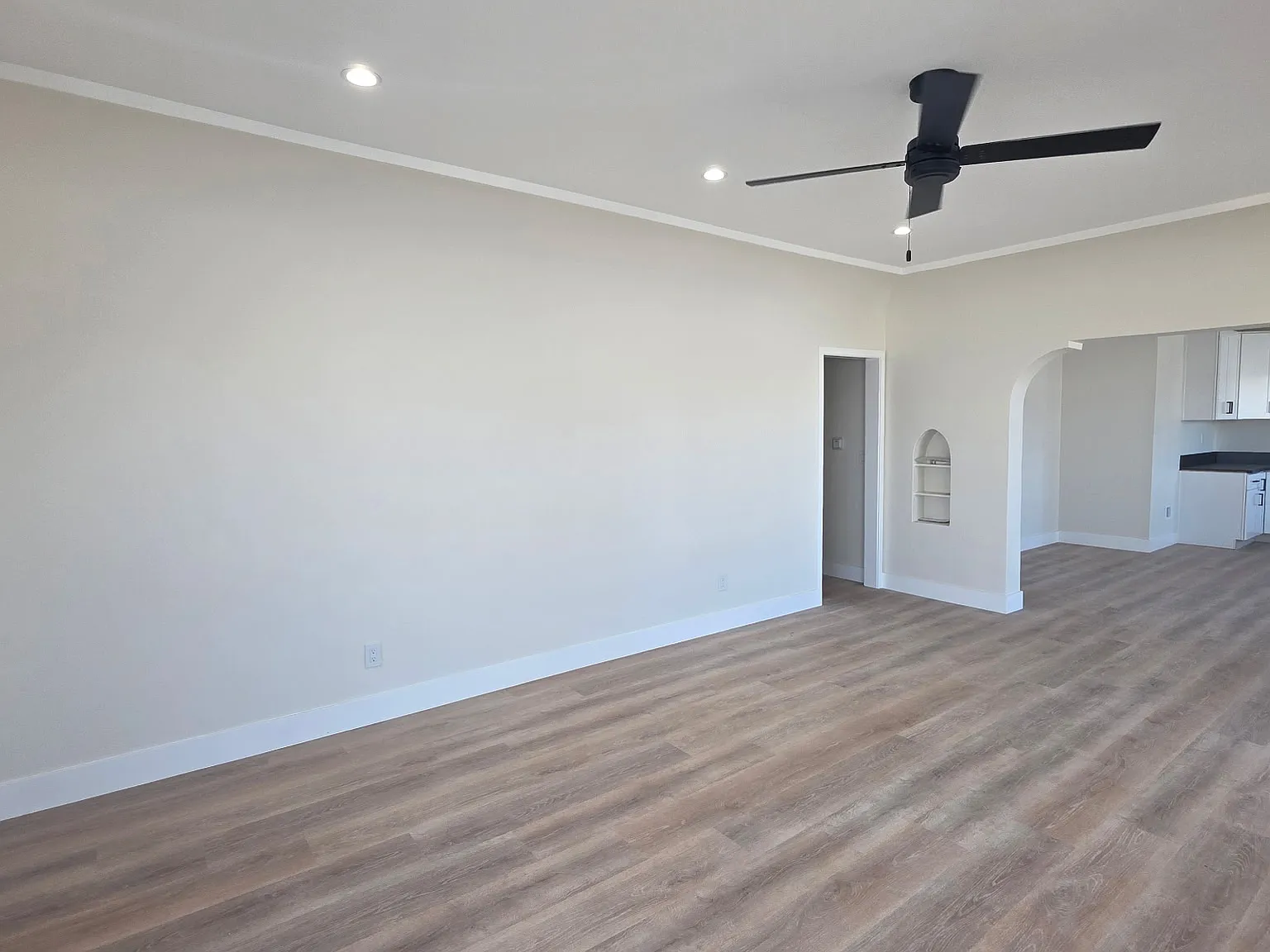 3 bed, 1500 sqft, $3,100 — Photo 4