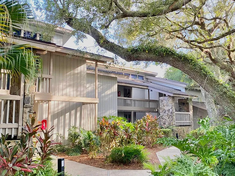 707 Olde Camelot Cir — Photo 16
