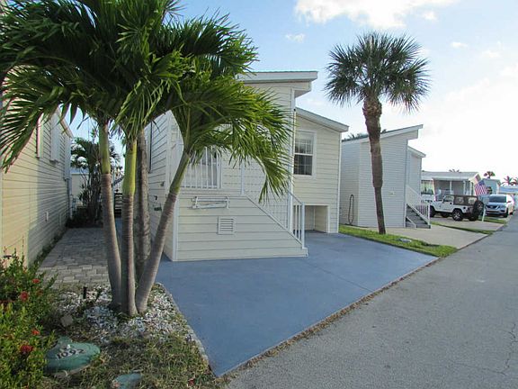 2nd image of 1092 Nettles Blvd