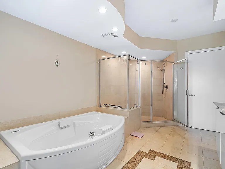 18911 Collins Ave #506 — Photo 35