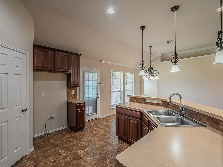153 Overland Trl — Photo 5