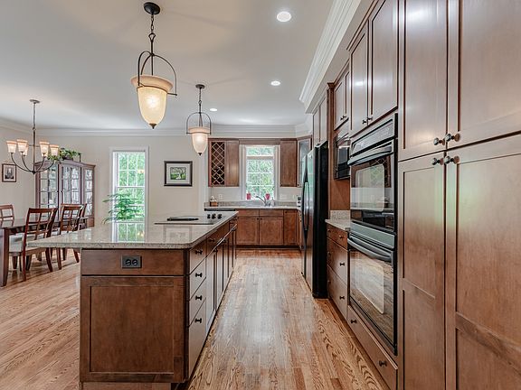 5th image of 5621 Glenwood Dr
