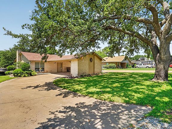 3rd image of 4204 Chaparral Ct