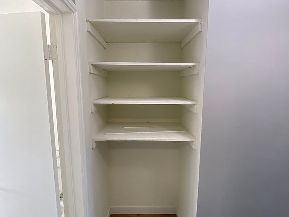 4th image of 160 W Hillcrest Blvd APT C-hillcres