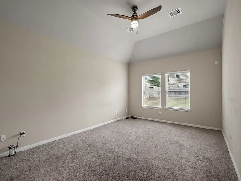 13092 Greenbriar — Photo 17