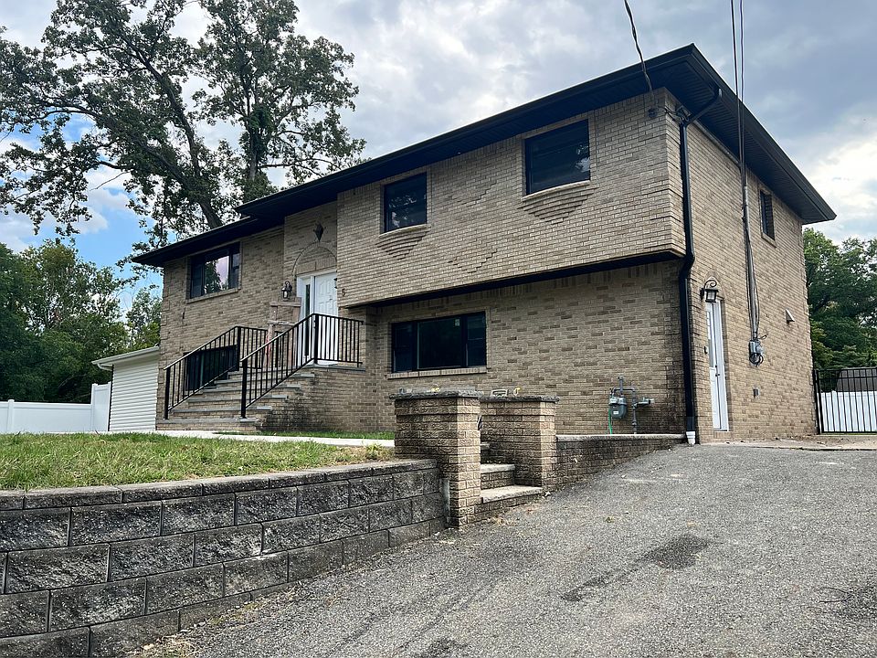 2nd image of 5 Wald Ave