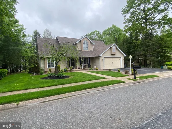 4 Tall Oaks Dr, Pottsville, PA 17901