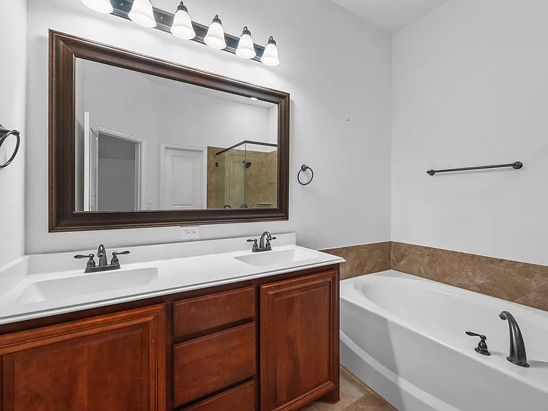 905 Foxtail Dr — Photo 8