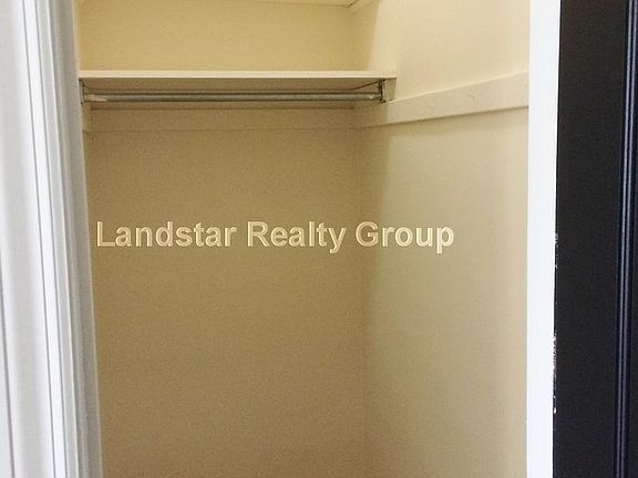 3rd image of 1023 W Argyle St APT 211