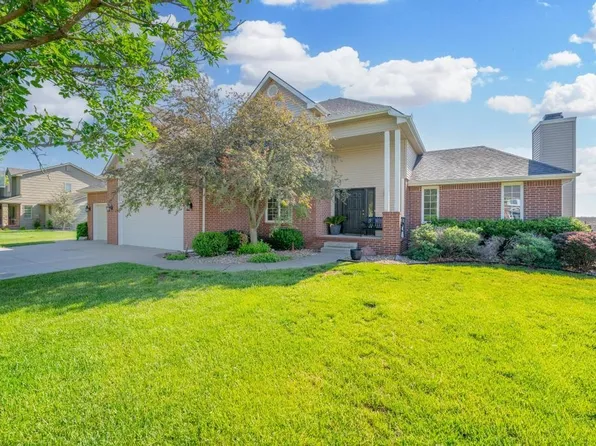 21010 Tower Lakes Cir, Colwich, KS 67030