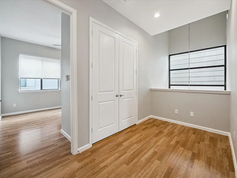 802 Waverly St #D — Photo 19