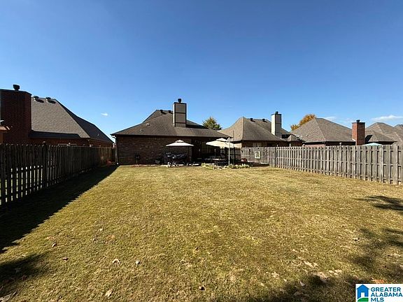 4th image of 1048 Pine Valley Dr