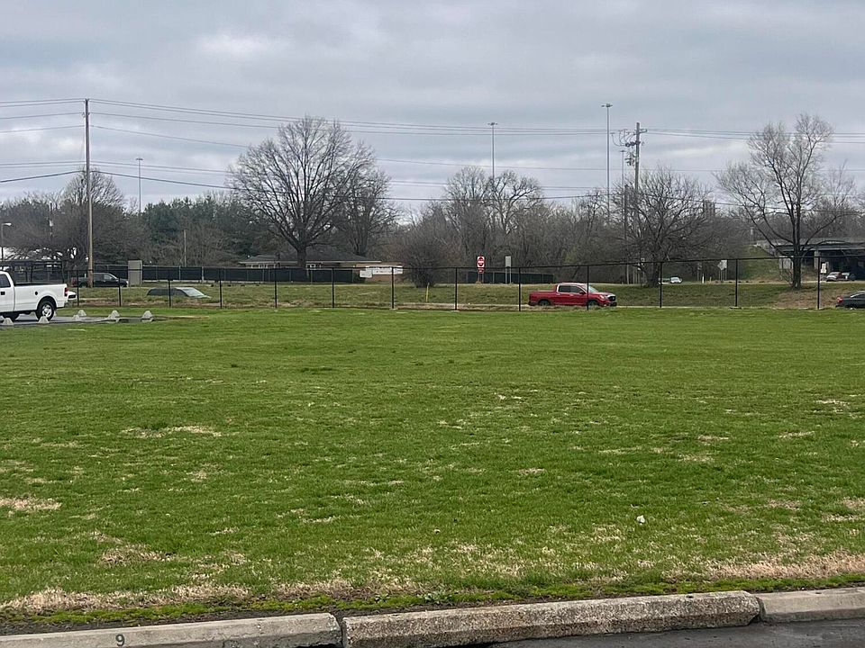 1st image of 1700 Sanders Ln