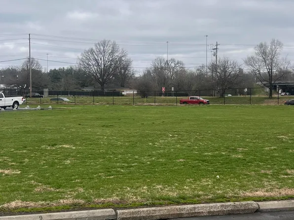 1700 Sanders Ln, Shively, KY 40216