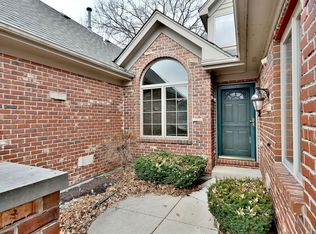 1276 Oakleaf Ct, Aurora, IL 60506