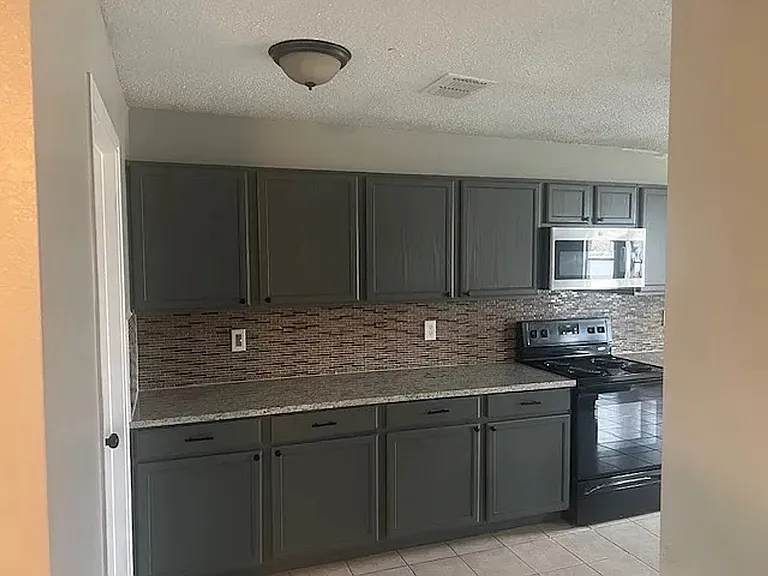 2021 W Grove Ln — Photo 11