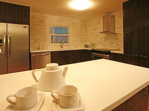 4th image of 3360 Archwood Dr