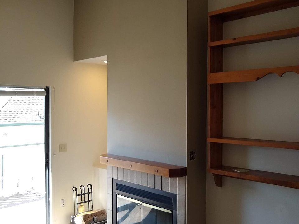 2nd image of 1010 S Saint Vrain Ave Unit E5