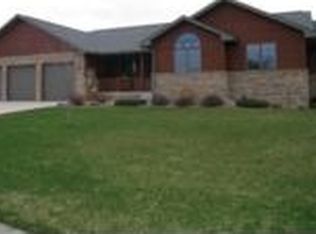 255 Willow Ct, Saint Charles, MN 55972