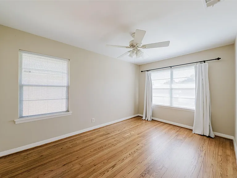 5210 De Lange Ln — Photo 21