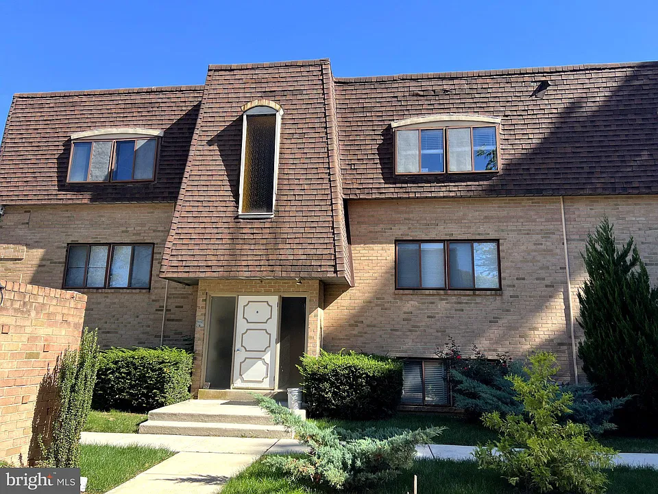33 Windermere Ave #B101