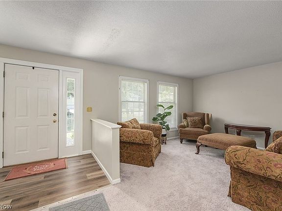 3rd image of 176 Timberlane Dr