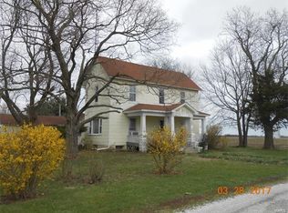 184 N 1250 East Rd, Nokomis, IL 62075