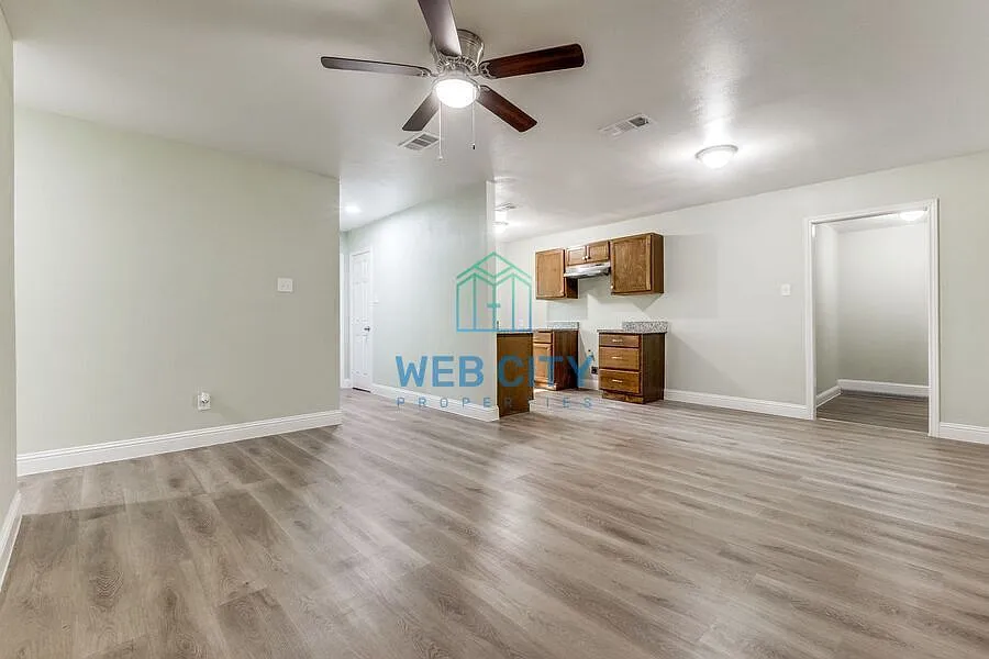 ** Coming Soon ** 4 Bed 2 Bath Home For Rent In The Oak Cliff Area! — Photo 4