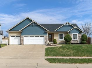 6521 Friendship Path, Bettendorf, IA 52722