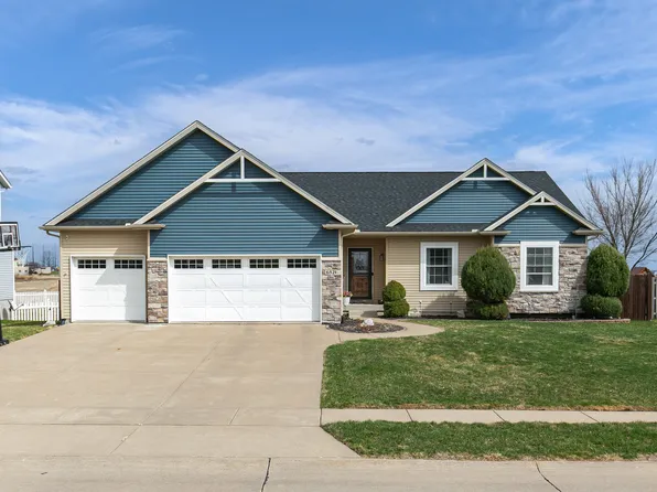 6521 Friendship Path, Bettendorf, IA 52722