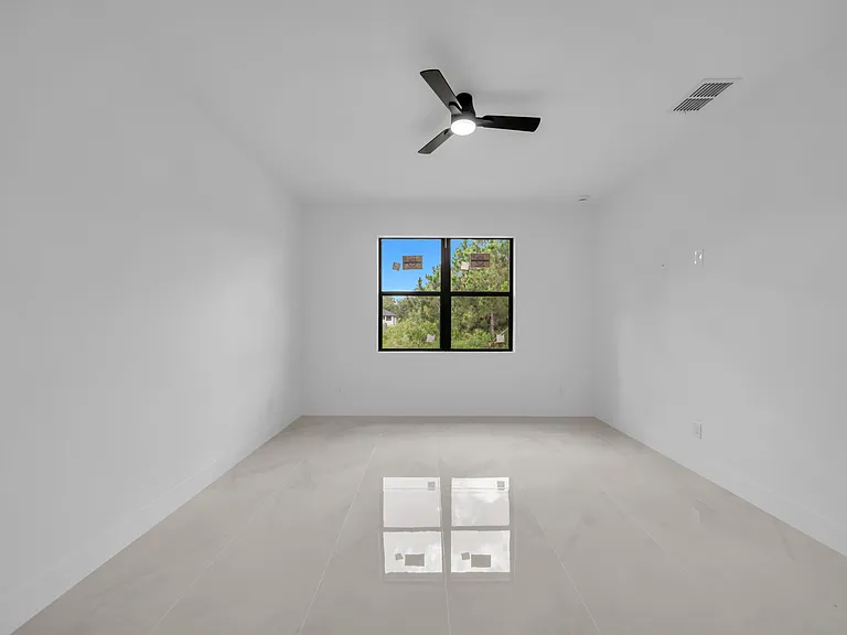 2509 50th St W — Photo 10