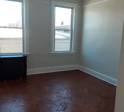 4th image of 20-59 45th St
