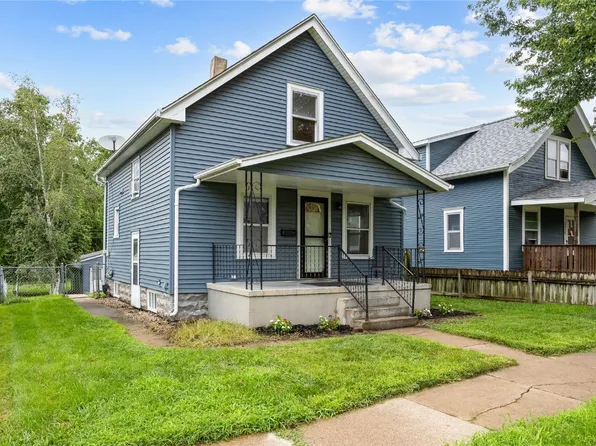1342 Hinkley Ave NW, Cedar Rapids, IA 52405