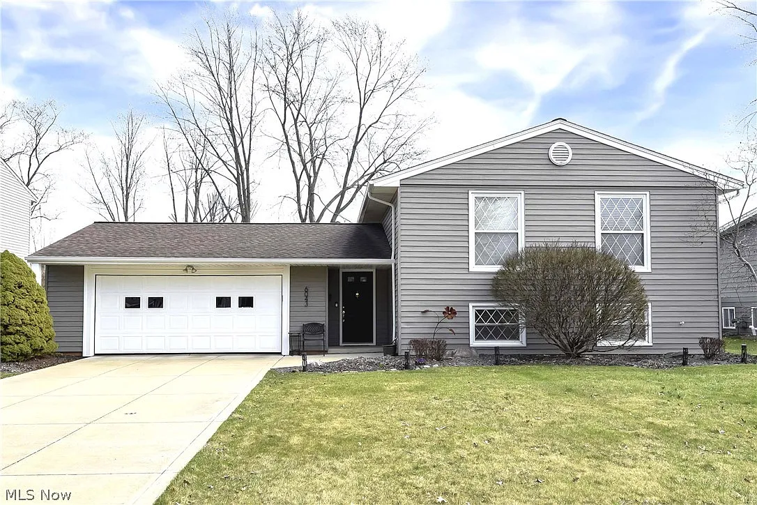 6043 Gareau Dr photo 1