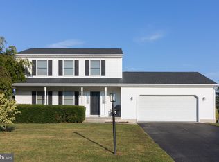 87 Lion Dr, Hanover, PA 17331