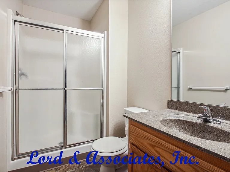 1210 NW Willow Dr — Photo 6