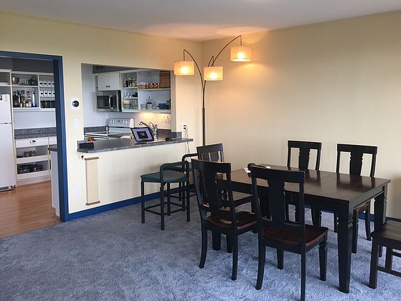 2nd image of 1 Bratenahl Pl APT 1012
