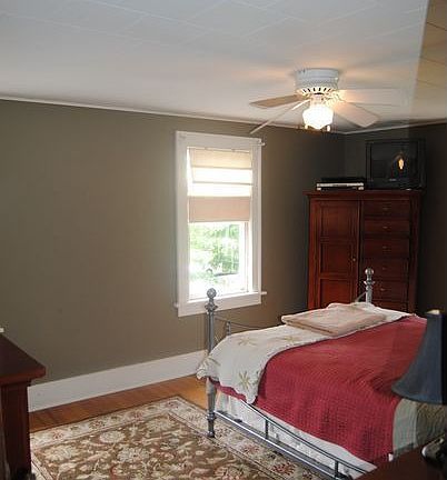 3rd image of 1409 Wall St
