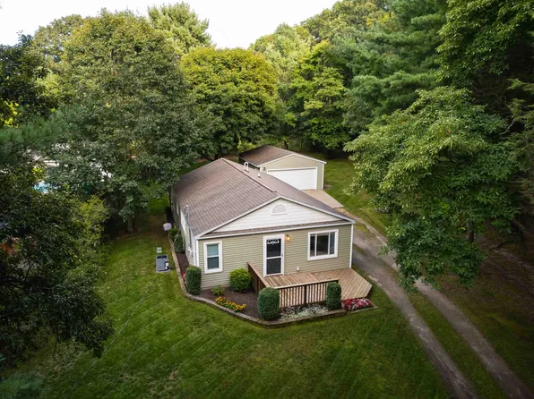 2016 Scenic Dr, Muskegon, MI 49445