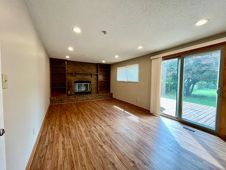 2775 Amana Ct — Photo 4