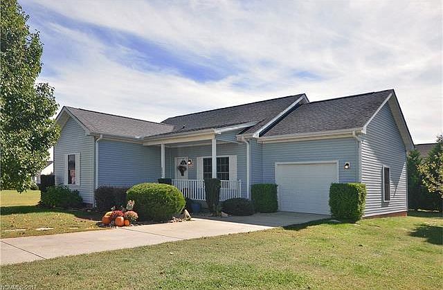 1st image of 230 Beechnut Dr