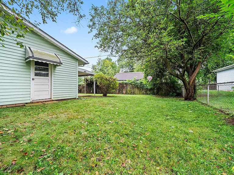 819 Pleasant Dr — Photo 39