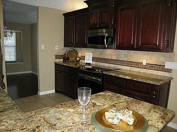 4th image of 6804 Mesa Dr