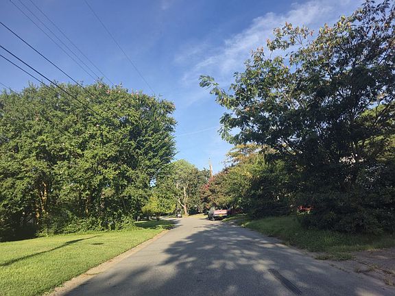 5th image of 920 Sherry Ave