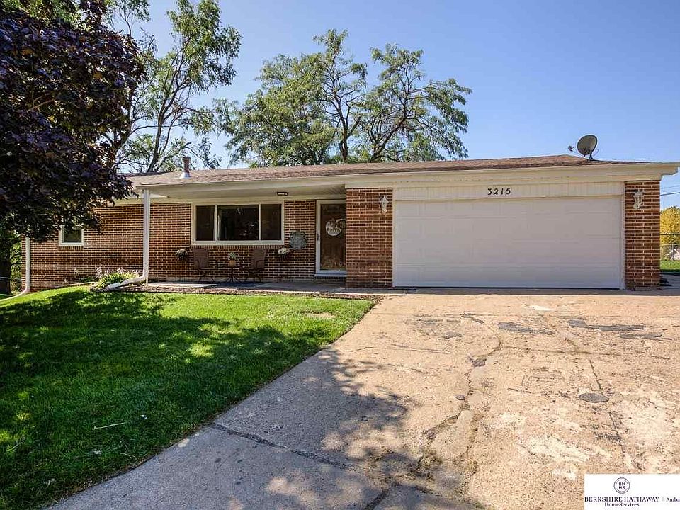 1st image of 3215 Pleasant Dr