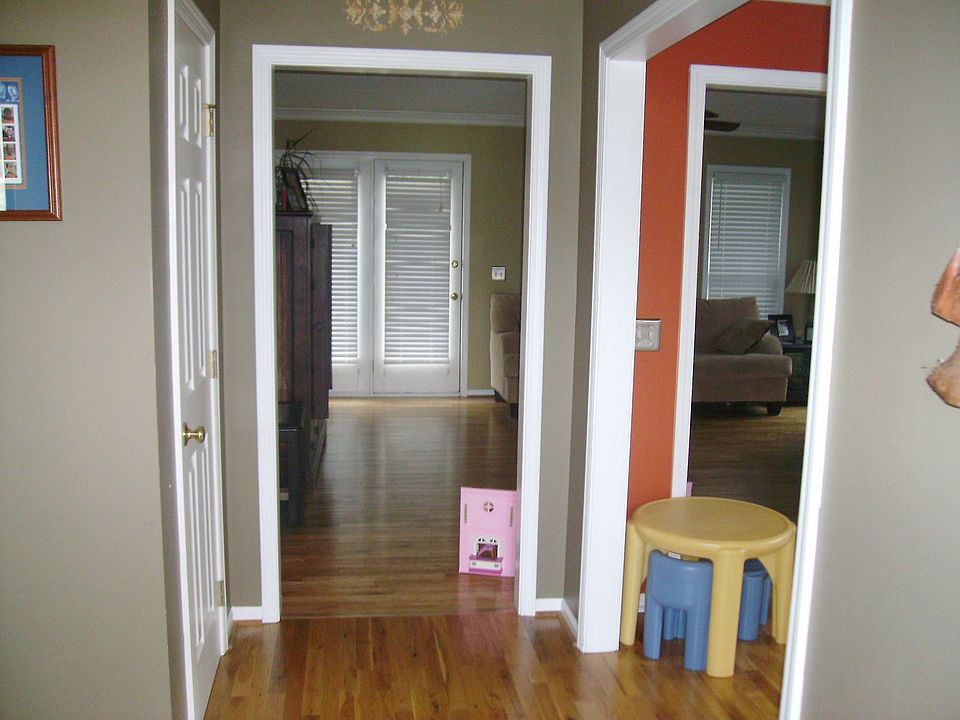 2nd image of 307 Tarrar Springs Rd