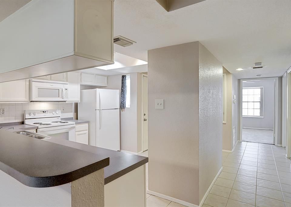 1st image of 14911 Wunderlich Dr APT 412