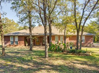 686 Spring Valley Rd, Paradise, TX 76073